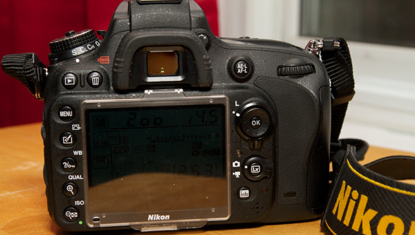 Nikon D600 Arrière