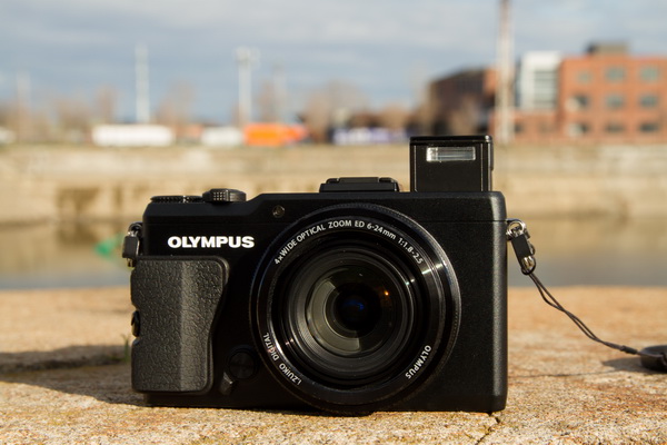 Olympus XZ-2