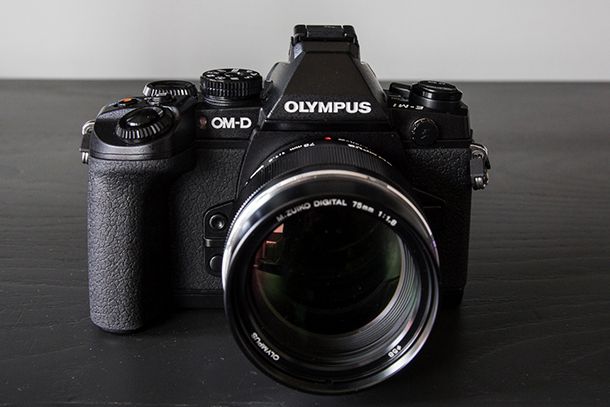 Olympus OM-D E-M1 devant