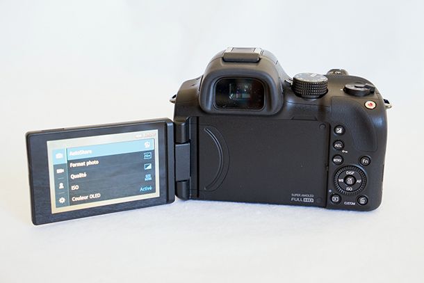 Samsung NX30 - Screen