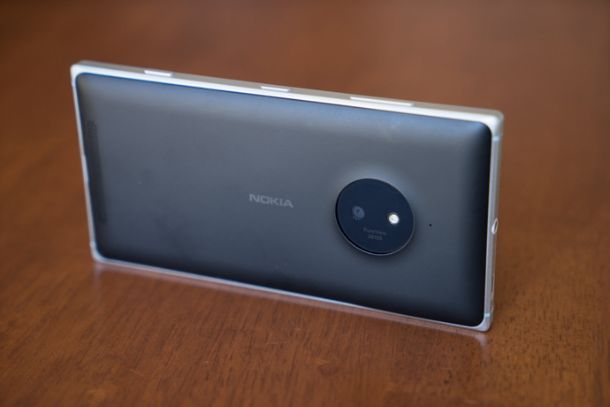 Nokia_Lumia_830-3